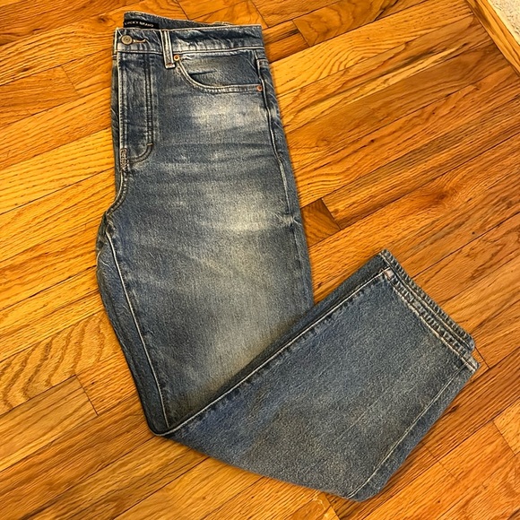 Lucky Brand High Rise 90’s Mom Jeans 😍😍 - Picture 1 of 3